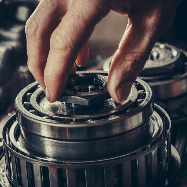 Unser Team: Ihr Partner für Motor-Ersatzteile und Service