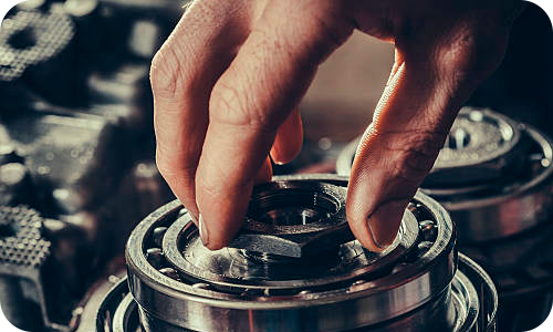 Unser Team: Ihr Partner für Motor-Ersatzteile und Service